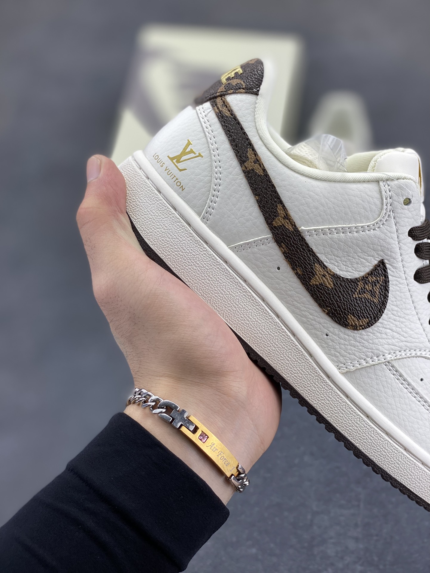 图片[6]-福利特价 海外爆款 ZP订单 NIKE EBERNON Low prm 小空军低帮百搭透气休闲运动板鞋 独家头层版本 原数据独家私模大底 纯正版型 清洁度完美 货号：FD5188-777 尺码：36 36.5 37.5 38 38.5 39 40 40.5 41 42 42.5 43 44 44.5 45-选品中心