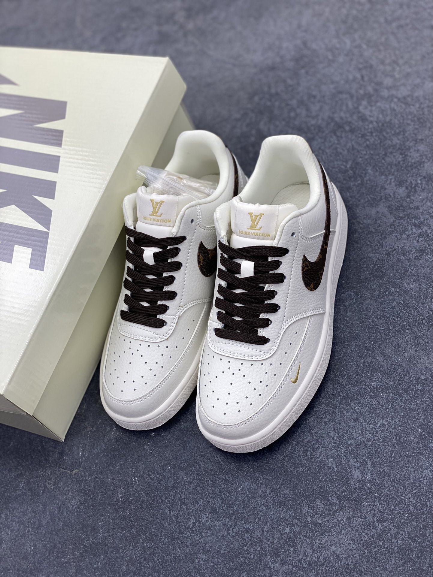 图片[8]-福利特价 海外爆款 ZP订单 NIKE EBERNON Low prm 小空军低帮百搭透气休闲运动板鞋 独家头层版本 原数据独家私模大底 纯正版型 清洁度完美 货号：FD5188-777 尺码：36 36.5 37.5 38 38.5 39 40 40.5 41 42 42.5 43 44 44.5 45-选品中心