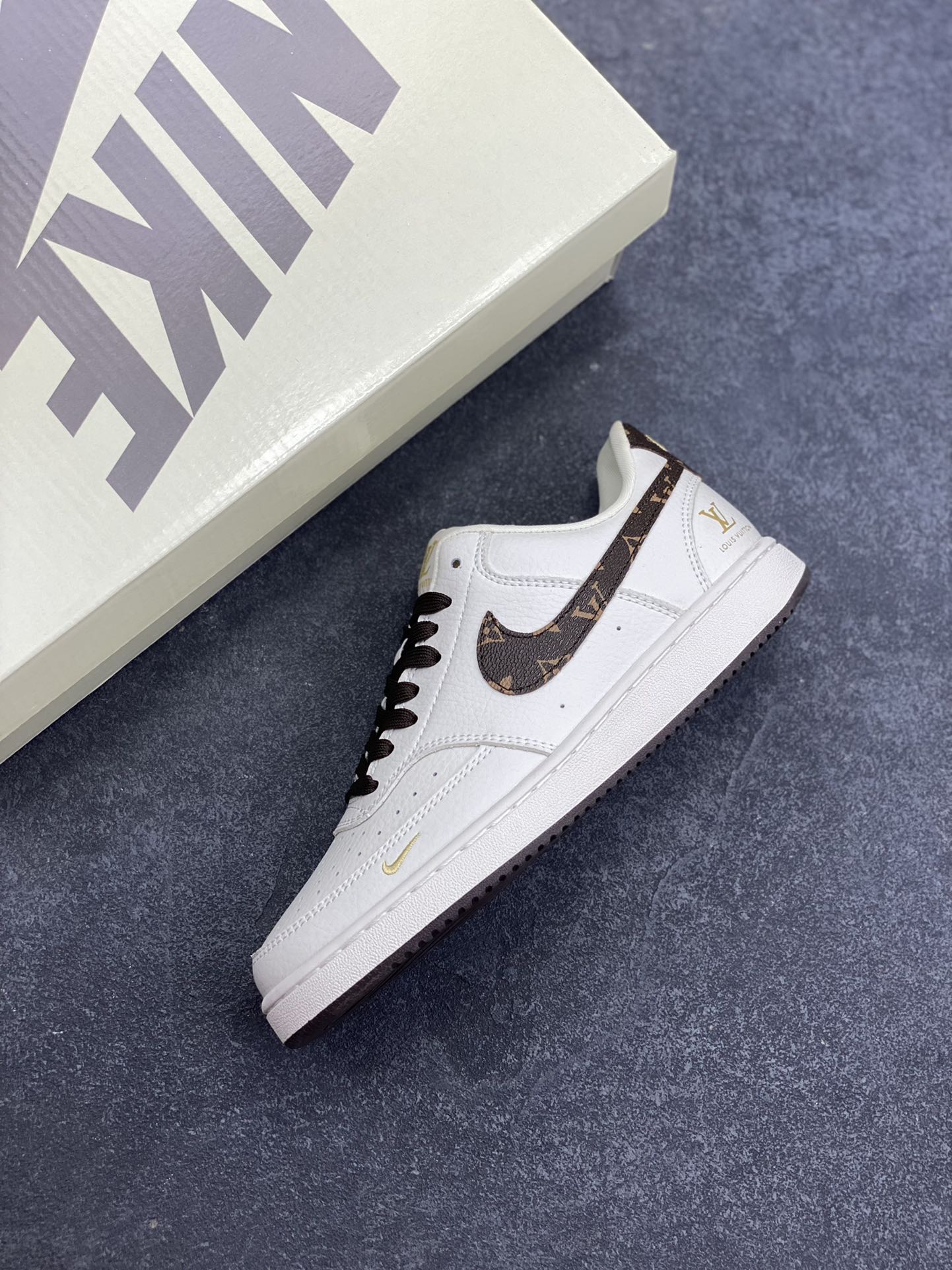 图片[7]-福利特价 海外爆款 ZP订单 NIKE EBERNON Low prm 小空军低帮百搭透气休闲运动板鞋 独家头层版本 原数据独家私模大底 纯正版型 清洁度完美 货号：FD5188-777 尺码：36 36.5 37.5 38 38.5 39 40 40.5 41 42 42.5 43 44 44.5 45-选品中心