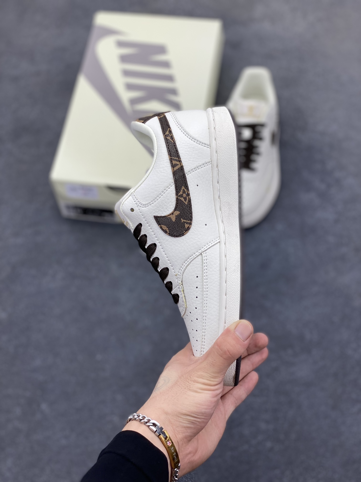 图片[3]-福利特价 海外爆款 ZP订单 NIKE EBERNON Low prm 小空军低帮百搭透气休闲运动板鞋 独家头层版本 原数据独家私模大底 纯正版型 清洁度完美 货号：FD5188-777 尺码：36 36.5 37.5 38 38.5 39 40 40.5 41 42 42.5 43 44 44.5 45-选品中心