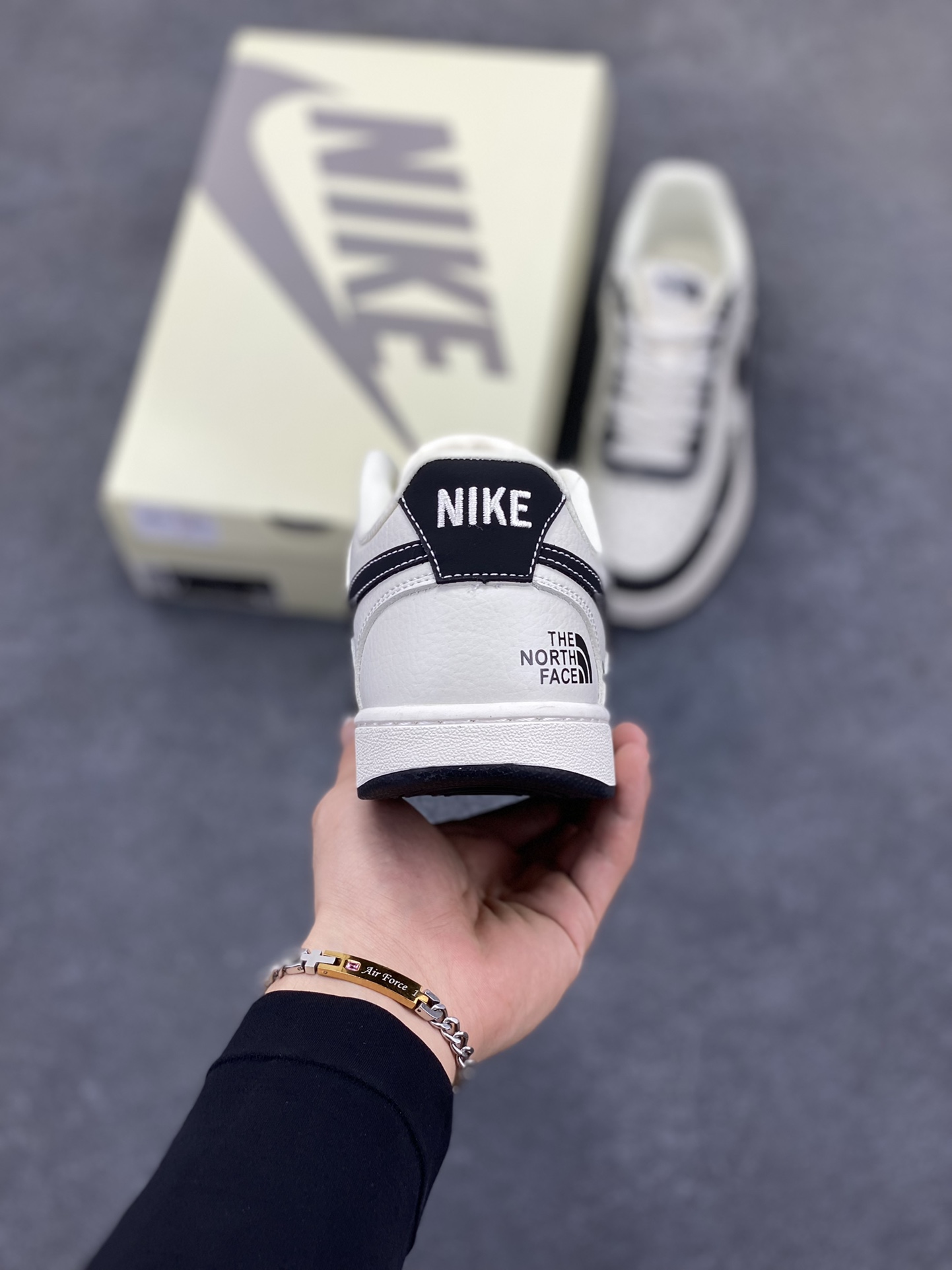 图片[4]-福利特价 海外爆款 ZP订单 NIKE EBERNON Low prm 小空军低帮百搭透气休闲运动板鞋 独家头层版本 原数据独家私模大底 纯正版型 清洁度完美 货号：FD5188-118 尺码：36 36.5 37.5 38 38.5 39 40 40.5 41 42 42.5 43 44 44.5 45-选品中心