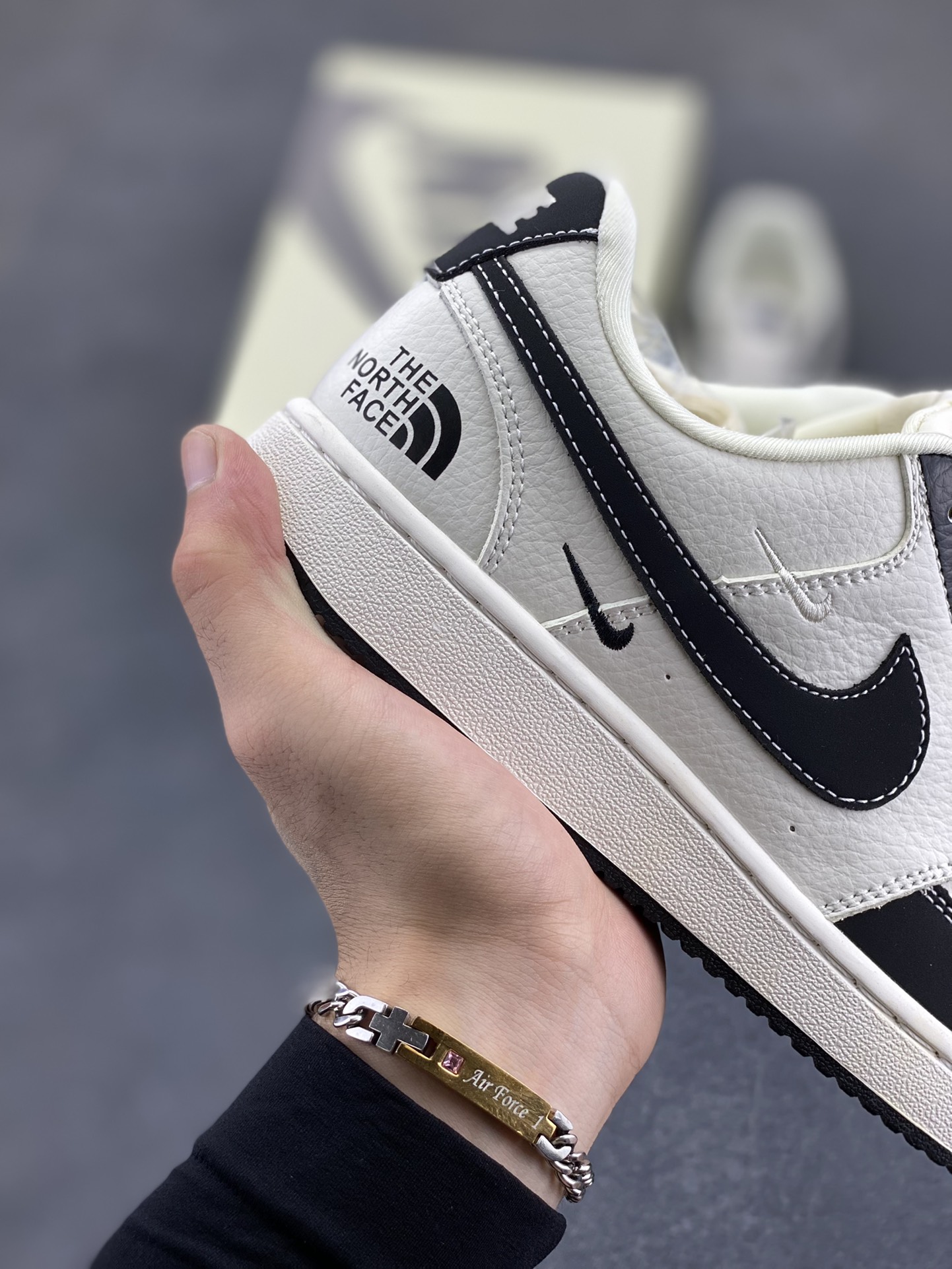 图片[6]-福利特价 海外爆款 ZP订单 NIKE EBERNON Low prm 小空军低帮百搭透气休闲运动板鞋 独家头层版本 原数据独家私模大底 纯正版型 清洁度完美 货号：FD5188-118 尺码：36 36.5 37.5 38 38.5 39 40 40.5 41 42 42.5 43 44 44.5 45-选品中心