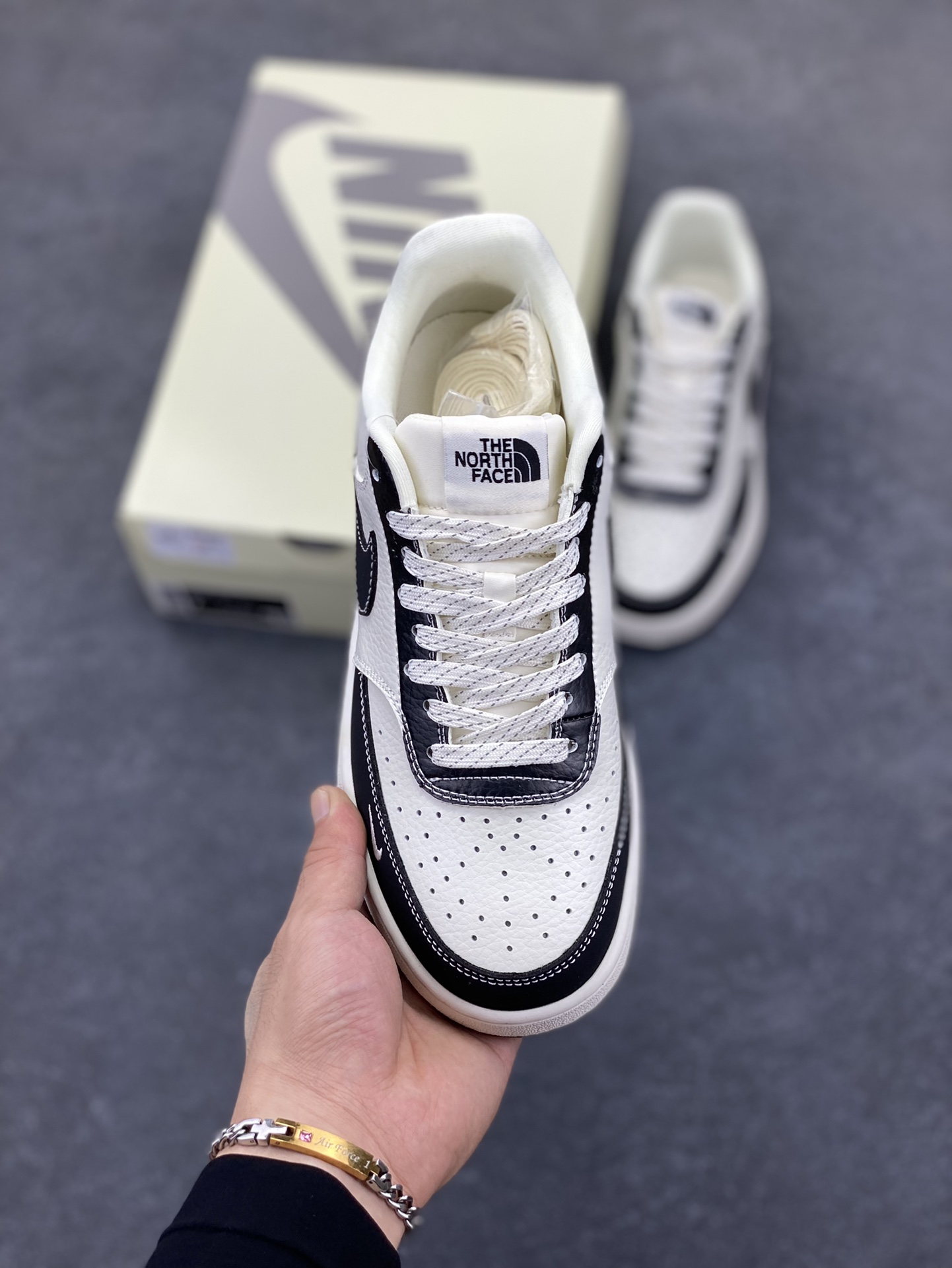 图片[2]-福利特价 海外爆款 ZP订单 NIKE EBERNON Low prm 小空军低帮百搭透气休闲运动板鞋 独家头层版本 原数据独家私模大底 纯正版型 清洁度完美 货号：FD5188-118 尺码：36 36.5 37.5 38 38.5 39 40 40.5 41 42 42.5 43 44 44.5 45-选品中心