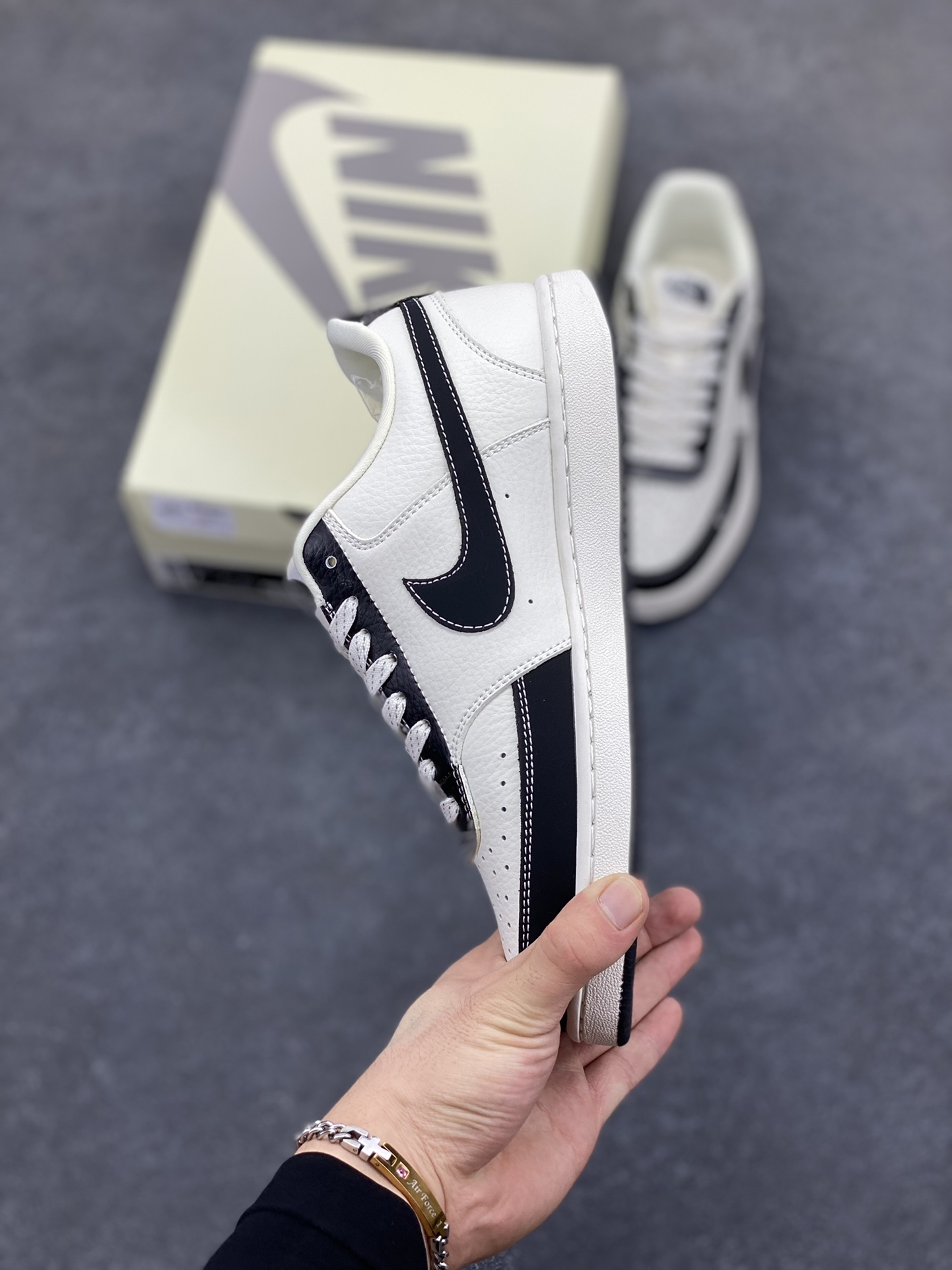 图片[3]-福利特价 海外爆款 ZP订单 NIKE EBERNON Low prm 小空军低帮百搭透气休闲运动板鞋 独家头层版本 原数据独家私模大底 纯正版型 清洁度完美 货号：FD5188-118 尺码：36 36.5 37.5 38 38.5 39 40 40.5 41 42 42.5 43 44 44.5 45-选品中心