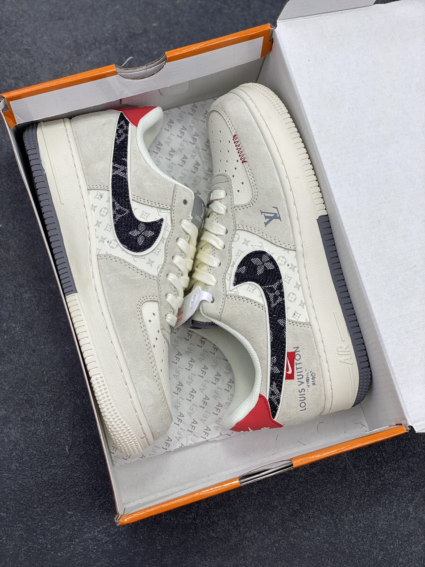 图片[9]-Nike Air Force 1 \’07 Low “LV联名——猪八米灰红”空军一号 低帮 运动鞋 休闲鞋 折边针车 工艺难度大 原楦头原纸板 原装鞋盒 定制五金配件 内置全掌气垫 原厂鞋底 货号：MZ9588-806 尺码：36 36.5 37.5 38 38.5 39 40 40.5 41 42 42.5 43 44 44.5 45-选品中心