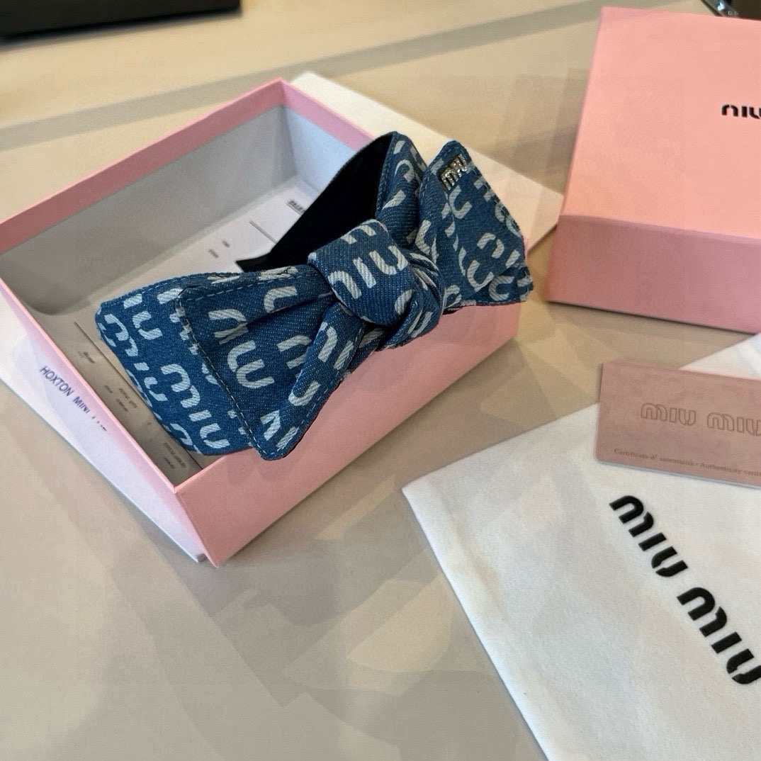 🆕

miumiu缪缪新款发箍