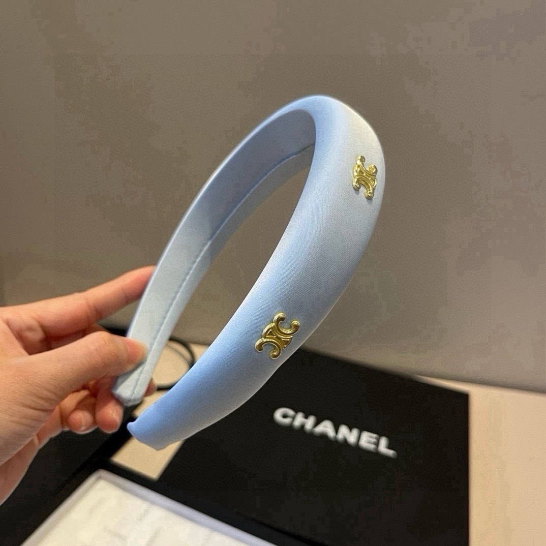 🆕

Celine赛琳新款发箍