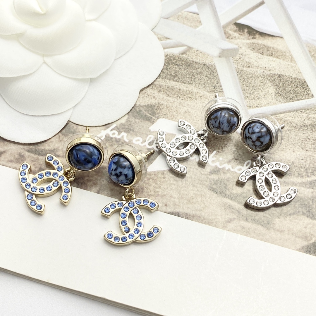 Chanel Drop Earrings with Faux Pearl and Crystal CC Logo 9 i1755328981 1045 7