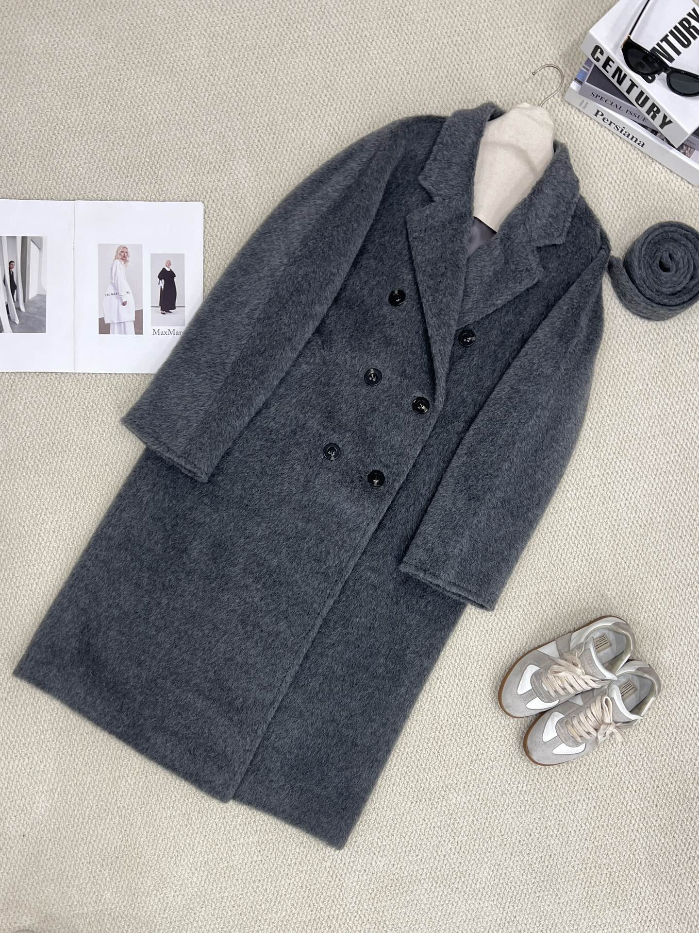 NO:637078,The Supreme VIP Special Offer 101801 Suli Coat [Dark Space Gray Details Invite You to Appreciate] The Supreme VIP Coat can only be purchased with an annual consumption of one million or more. It uses fabrics containing alpaca hair from the world's top brands.  Give you all-round thoughtfulness and comfort, Maxmara-clothing, alexander wang19860909至尊VIP特供款101801苏力大衣【深空灰细节邀您鉴赏】 只有年消费百万级别以上才能达到购买资格的至尊VIP大衣 选用世界顶级品牌、、、、等都会经常用到含羊驼毛的面料. 独特的面料所出来的独一份的手感 自带绒毛感 又轻又保暖 透气性佳 符合你的每一面 给到你面面俱到的贴心舒适,麦丝玛拉-服装,alexander wang,Women's clothing