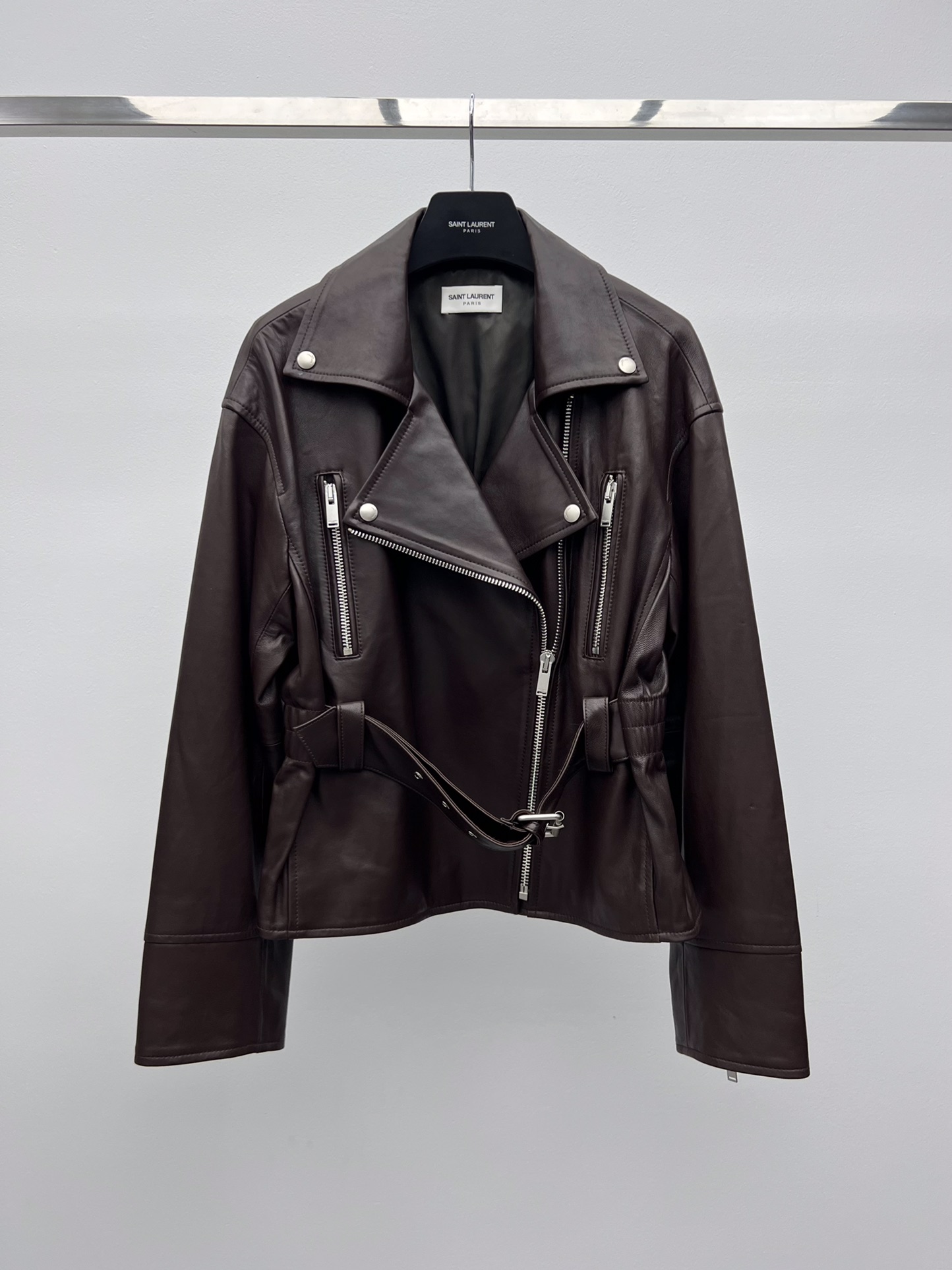 “Saint Laurent Women’s Sheep Hide Coat with Adjustable Belt and Custom Logo Hardware” - 图片 1