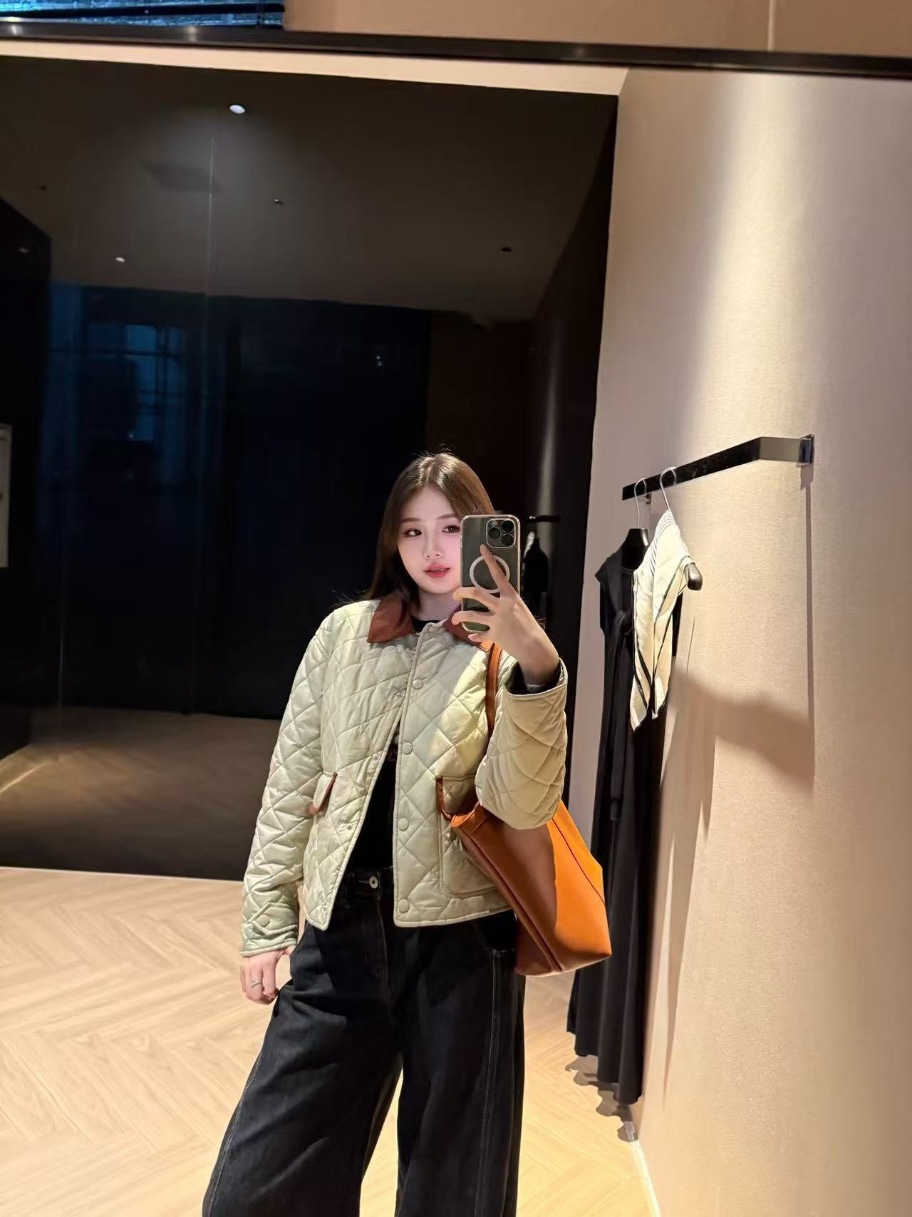 NO:480523,,,alexander wang19860909,,alexander wang,Women's clothing