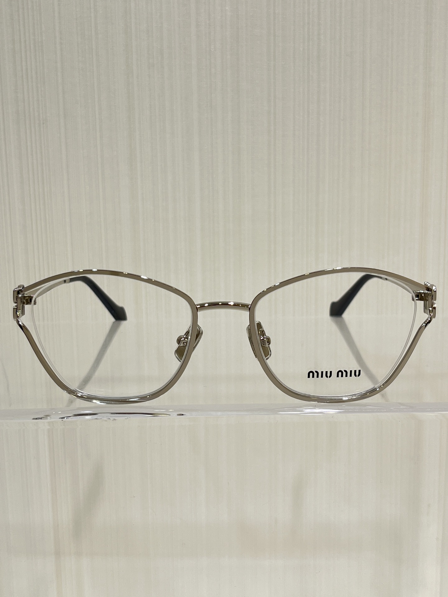 Miu Miu Miu这副素颜框真的是看不腻