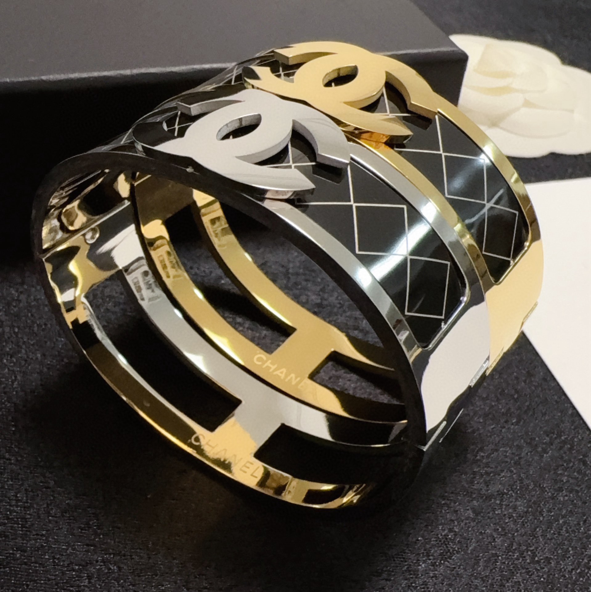 Title: Chanel-Shannel High-Quality Steel Jewelry Summary Summary: New high-quality Chanel-Shannel jewelry with fine steel, exquisite craft, classic design, and high price. - 图片 6