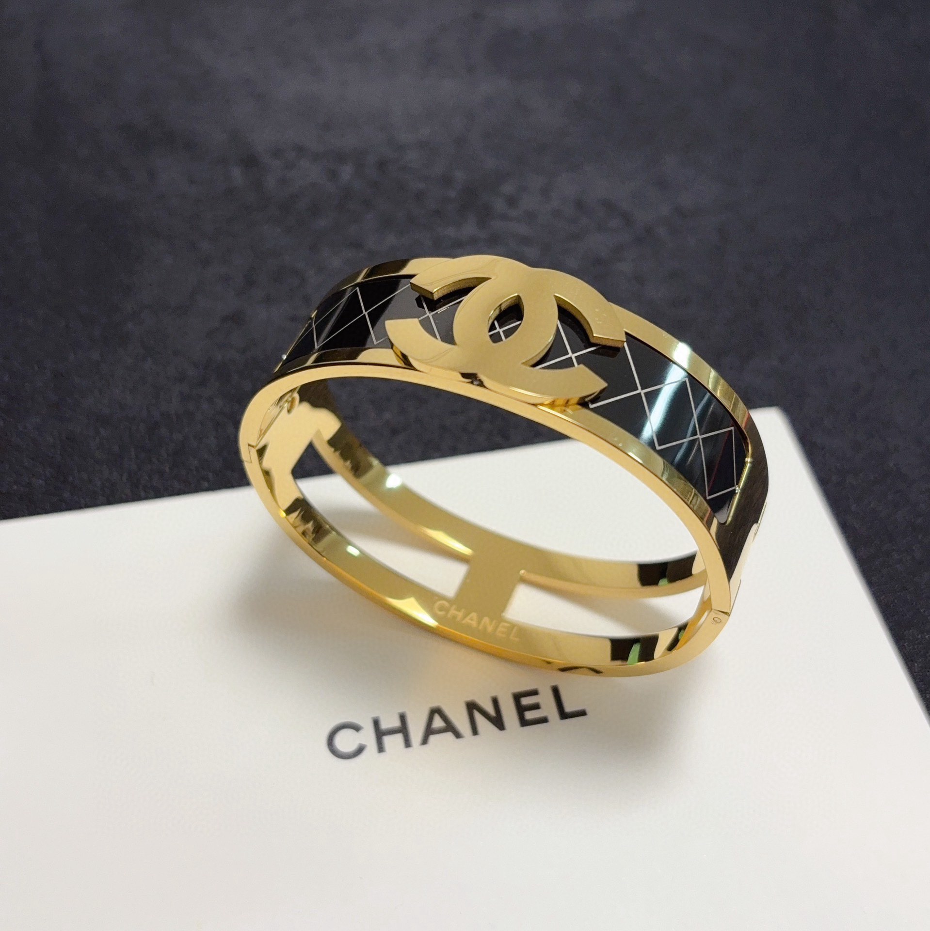 Title: Chanel-Shannel High-Quality Steel Jewelry Summary Summary: New high-quality Chanel-Shannel jewelry with fine steel, exquisite craft, classic design, and high price. - 图片 4