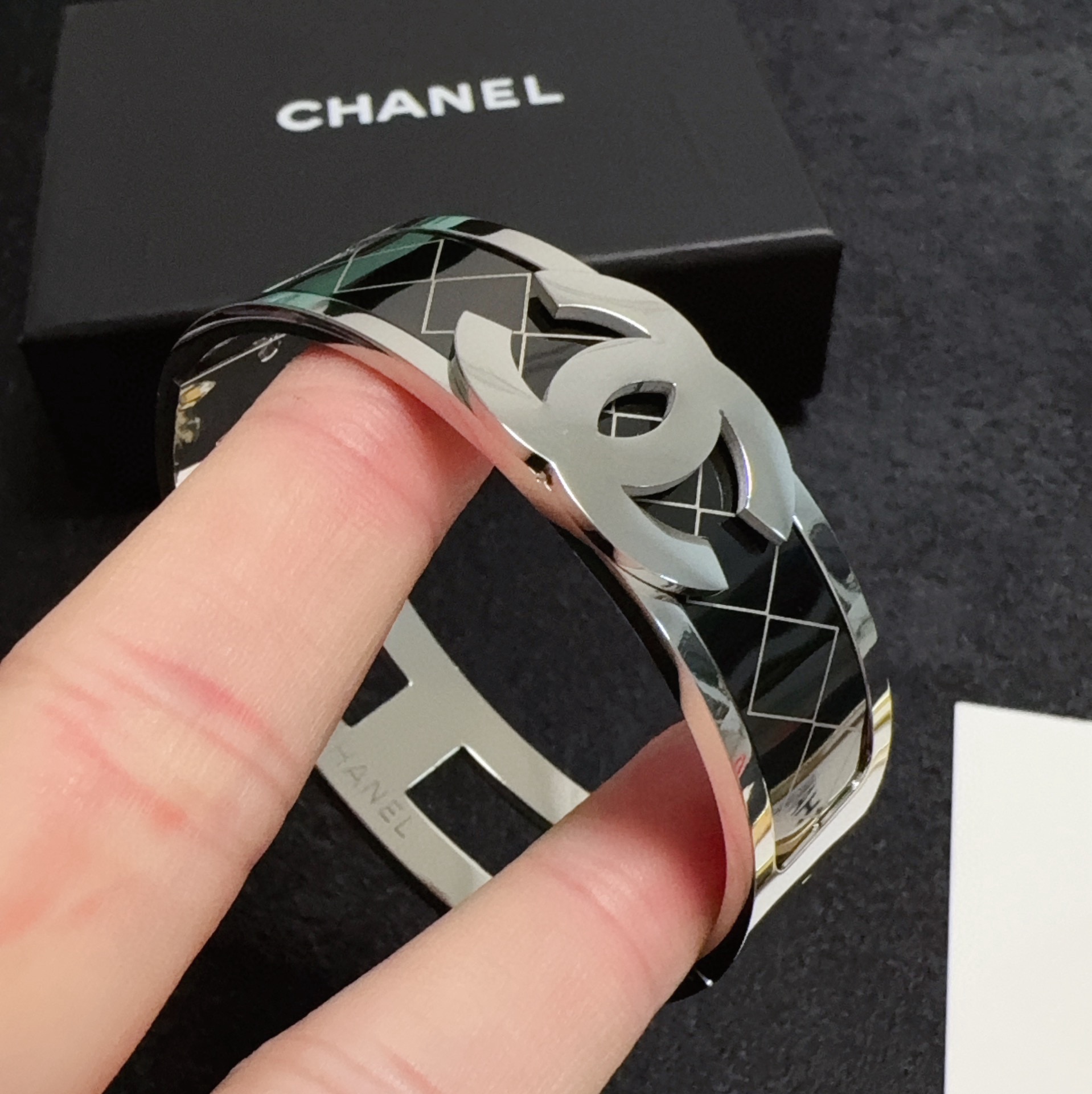 Title: Chanel-Shannel High-Quality Steel Jewelry Summary Summary: New high-quality Chanel-Shannel jewelry with fine steel, exquisite craft, classic design, and high price. - 图片 8