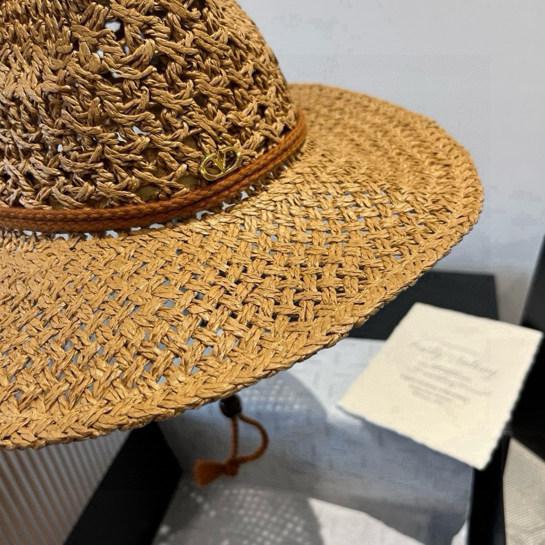 Chapeau Valentino ¥ — photo 3
