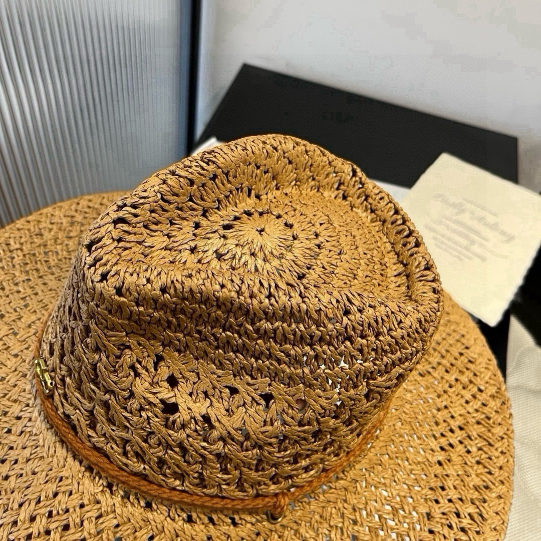 Chapeau Valentino ¥ — photo 6