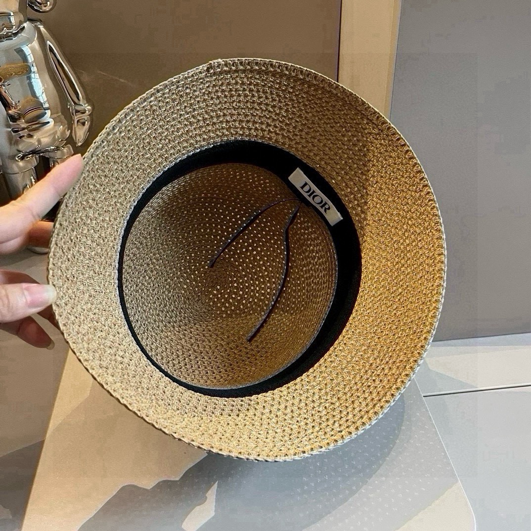 🆕

Dior迪奥新款草帽，日本纸草制作，跑量王，头围57cm