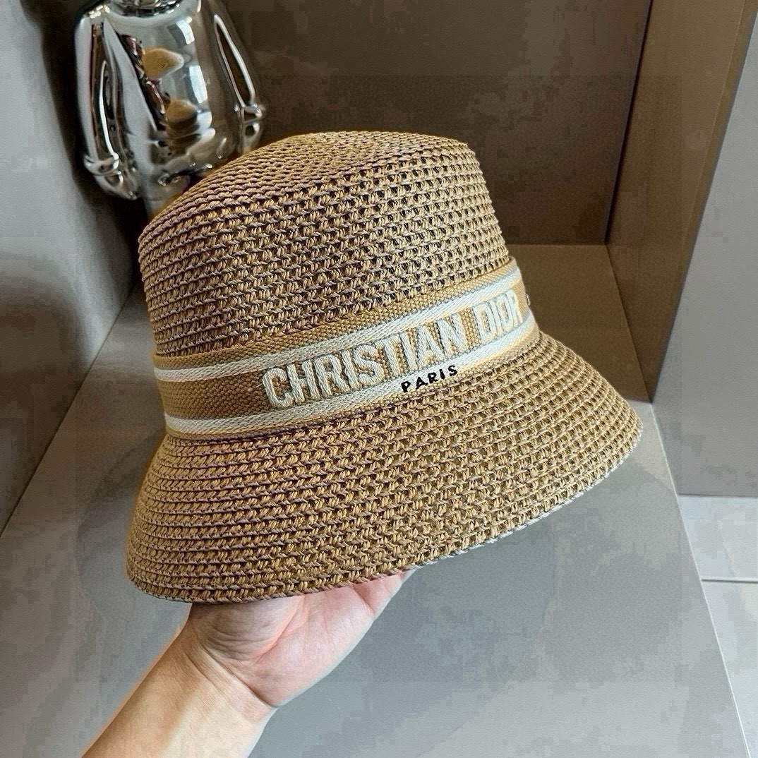 🆕

Dior迪奥新款草帽，日本纸草制作，跑量王，头围57cm