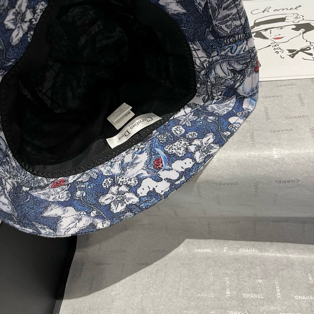 🆕

Dior迪奥新款渔夫帽，休闲桶帽，头围57cm