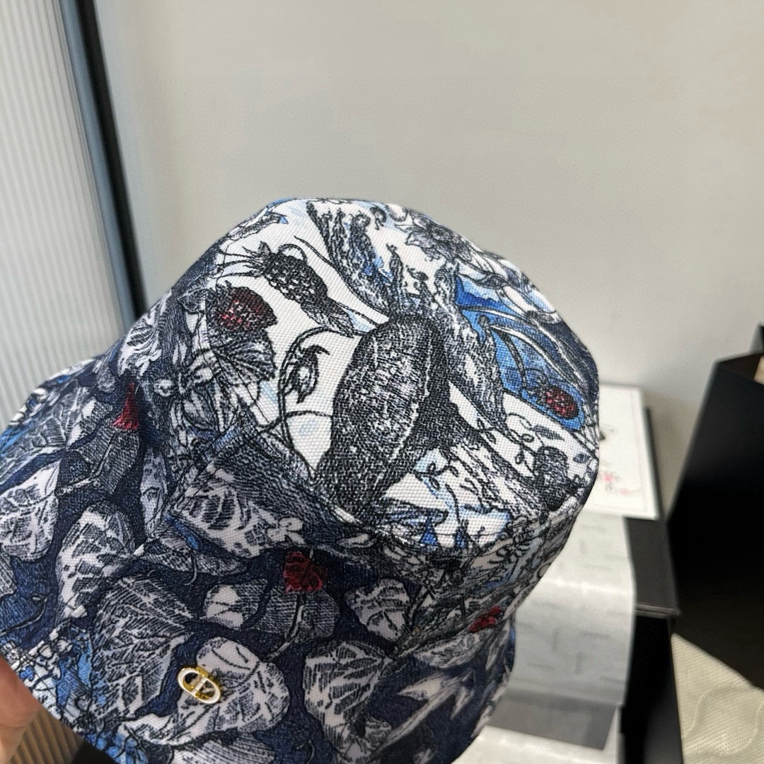 🆕

Dior迪奥新款渔夫帽，休闲桶帽，头围57cm