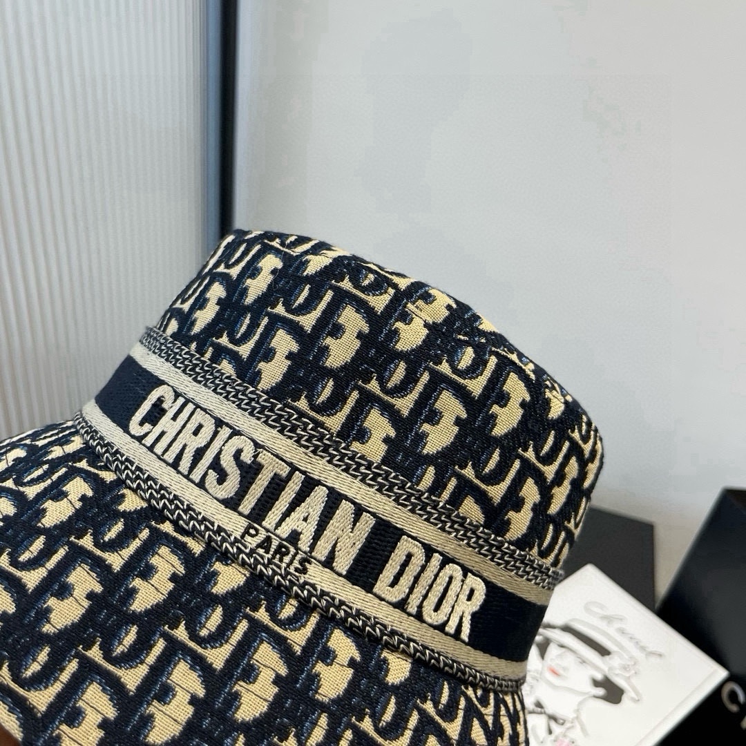 🆕
Dior迪奥新款渔夫帽