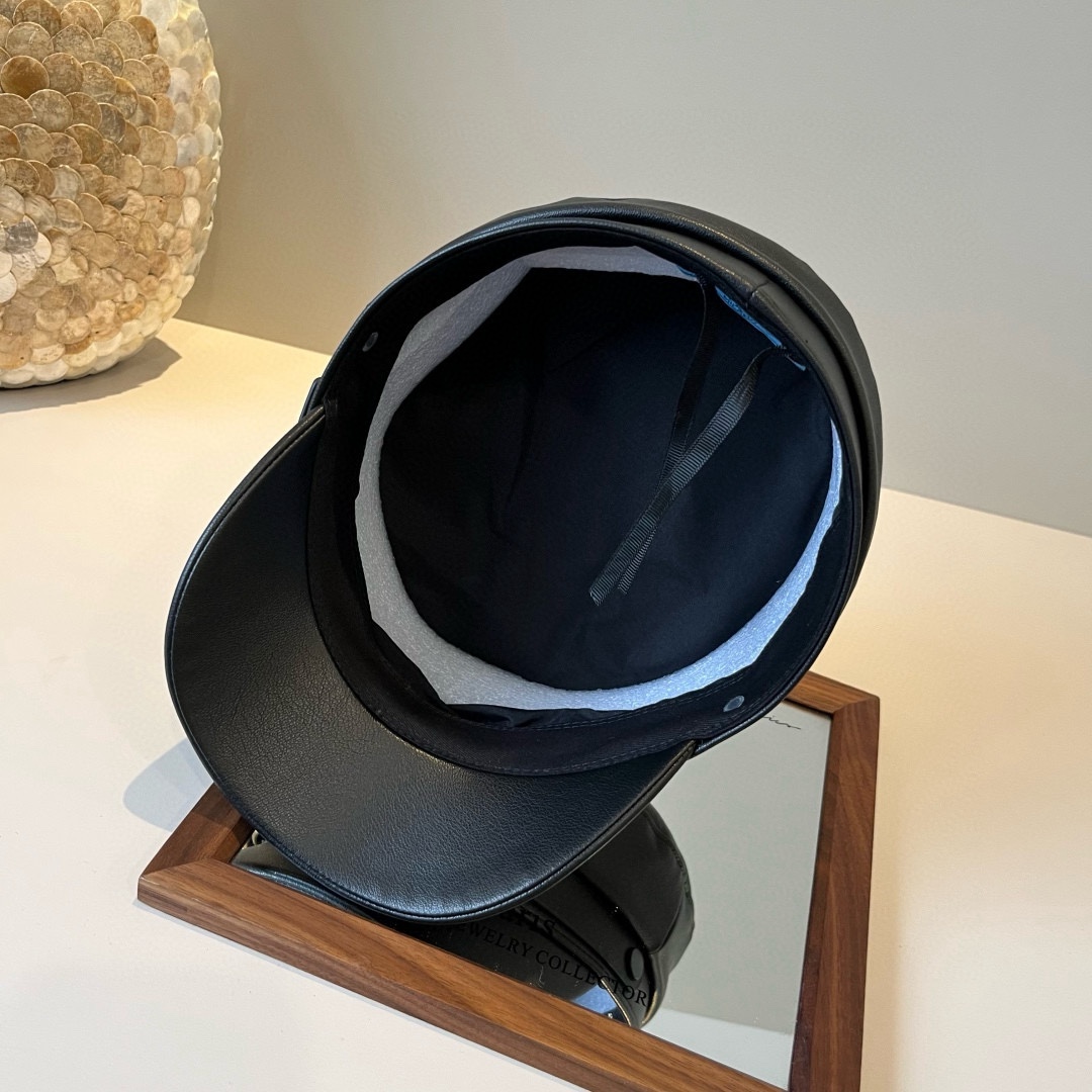 🆕

2025普拉达新款鸭舌画家帽，头围57cm