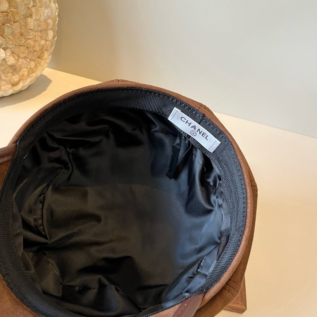 🆕

香奈儿新款鸭舌画家帽，头围57cm