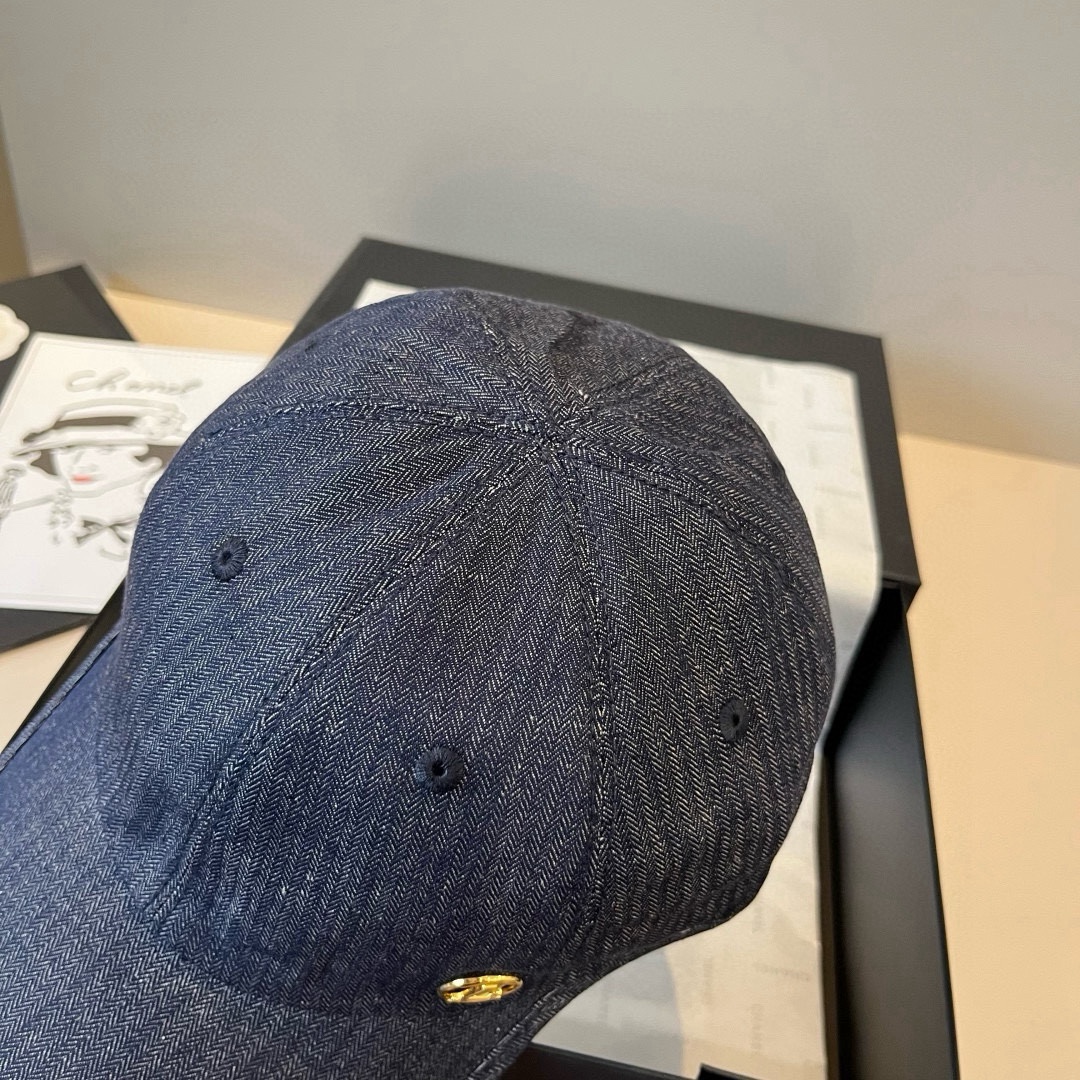 🆕

Lv新款鸭舌帽，头围57cm