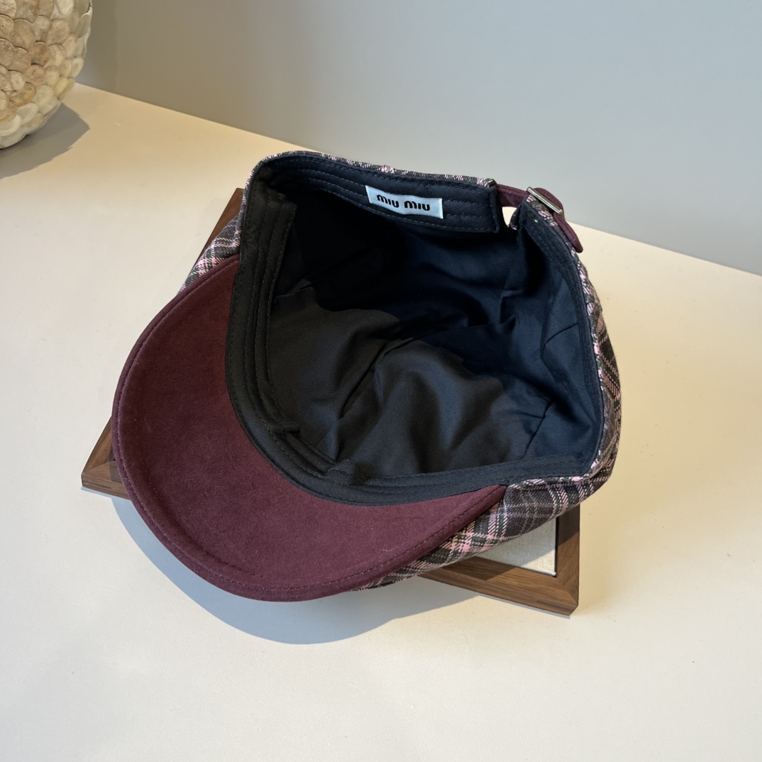 🆕

miumiu缪缪鸭舌前进帽，头围58cm