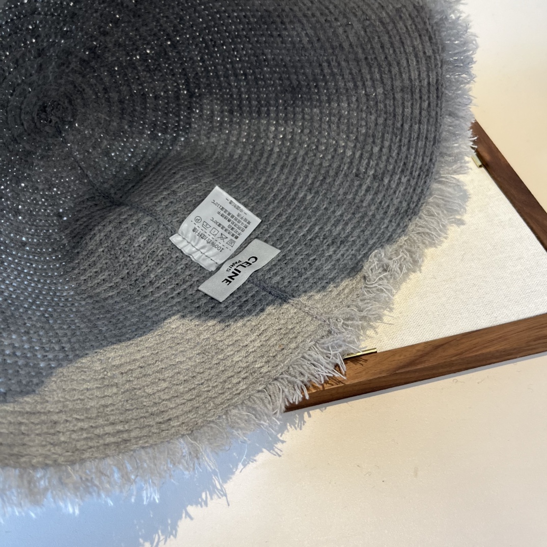 🆕

Celine赛琳新款渔夫帽，头围57cm