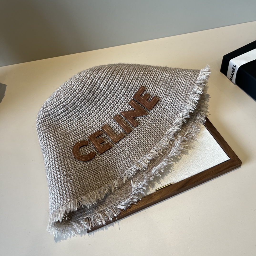 🆕

Celine赛琳新款渔夫帽，头围57cm