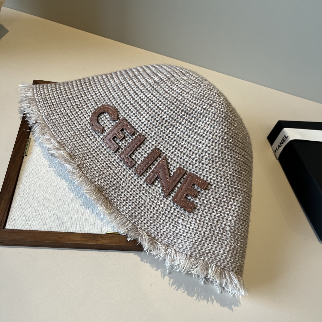 🆕

Celine赛琳新款渔夫帽，头围57cm