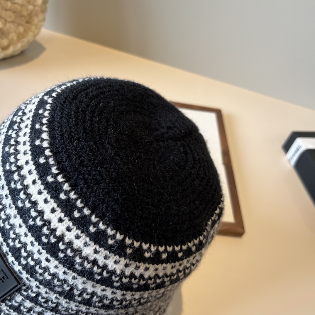 🆕

罗意威新款渔夫帽，头围57cm