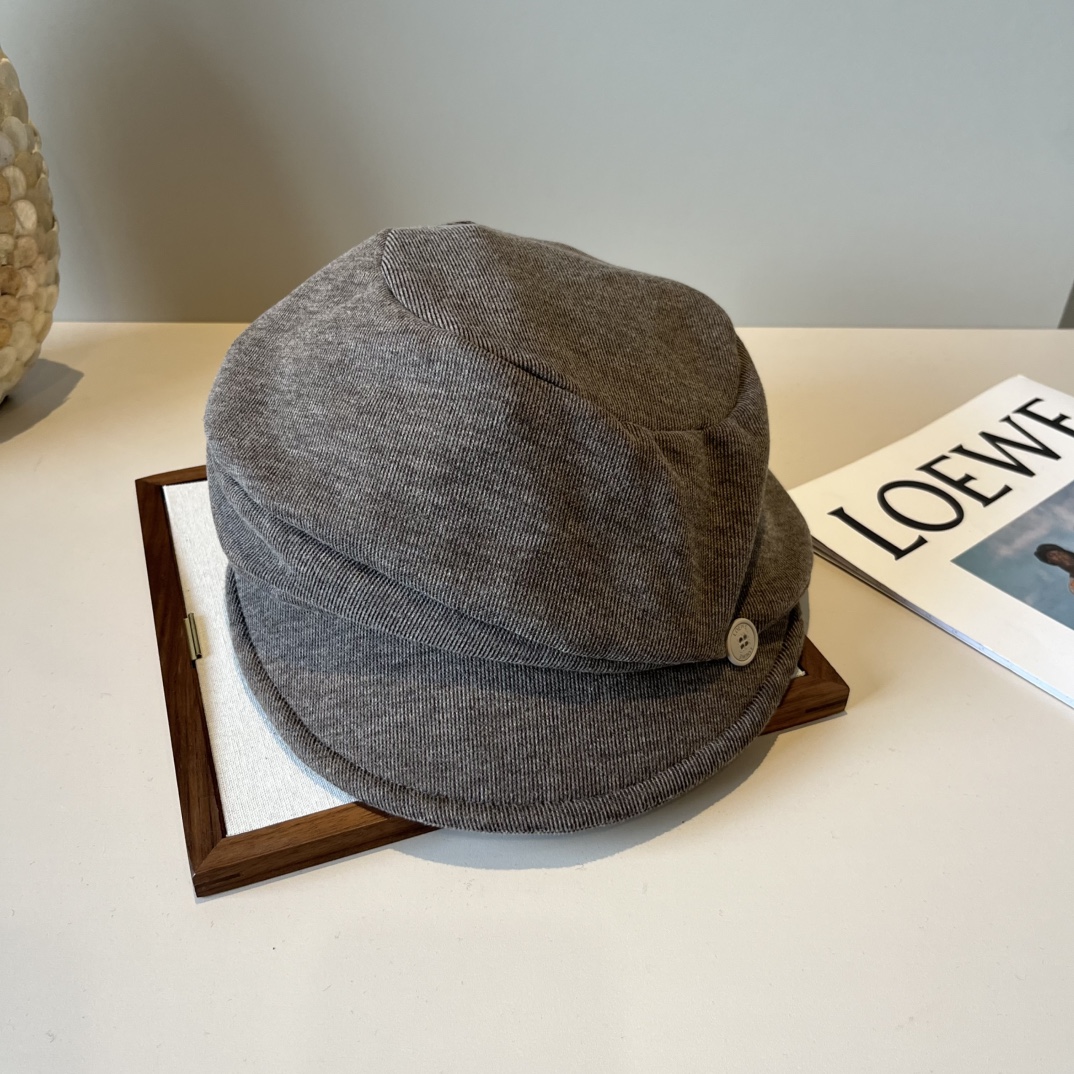 🆕

罗意威秋款画家鸭舌帽，后松紧带调节，适合任何脸型