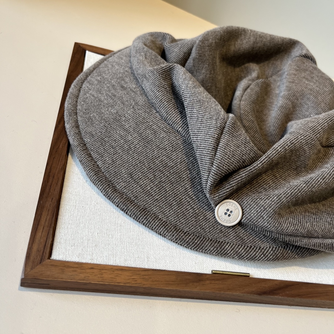 🆕

罗意威秋款画家鸭舌帽，后松紧带调节，适合任何脸型