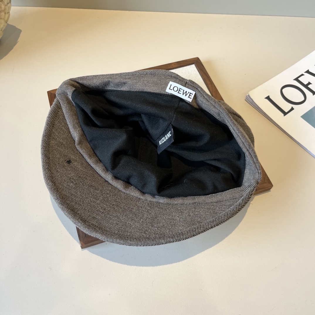 🆕

罗意威秋款画家鸭舌帽，后松紧带调节，适合任何脸型