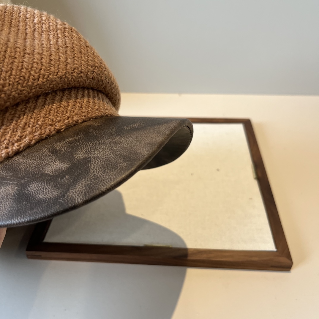 🆕

Gucci古奇新款鸭舌画家帽，头围57cm