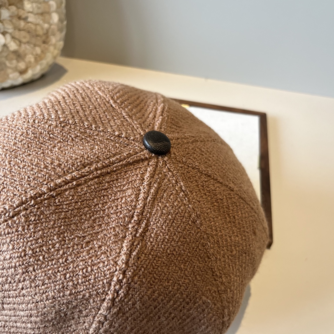 🆕

Gucci古奇新款鸭舌画家帽，头围57cm