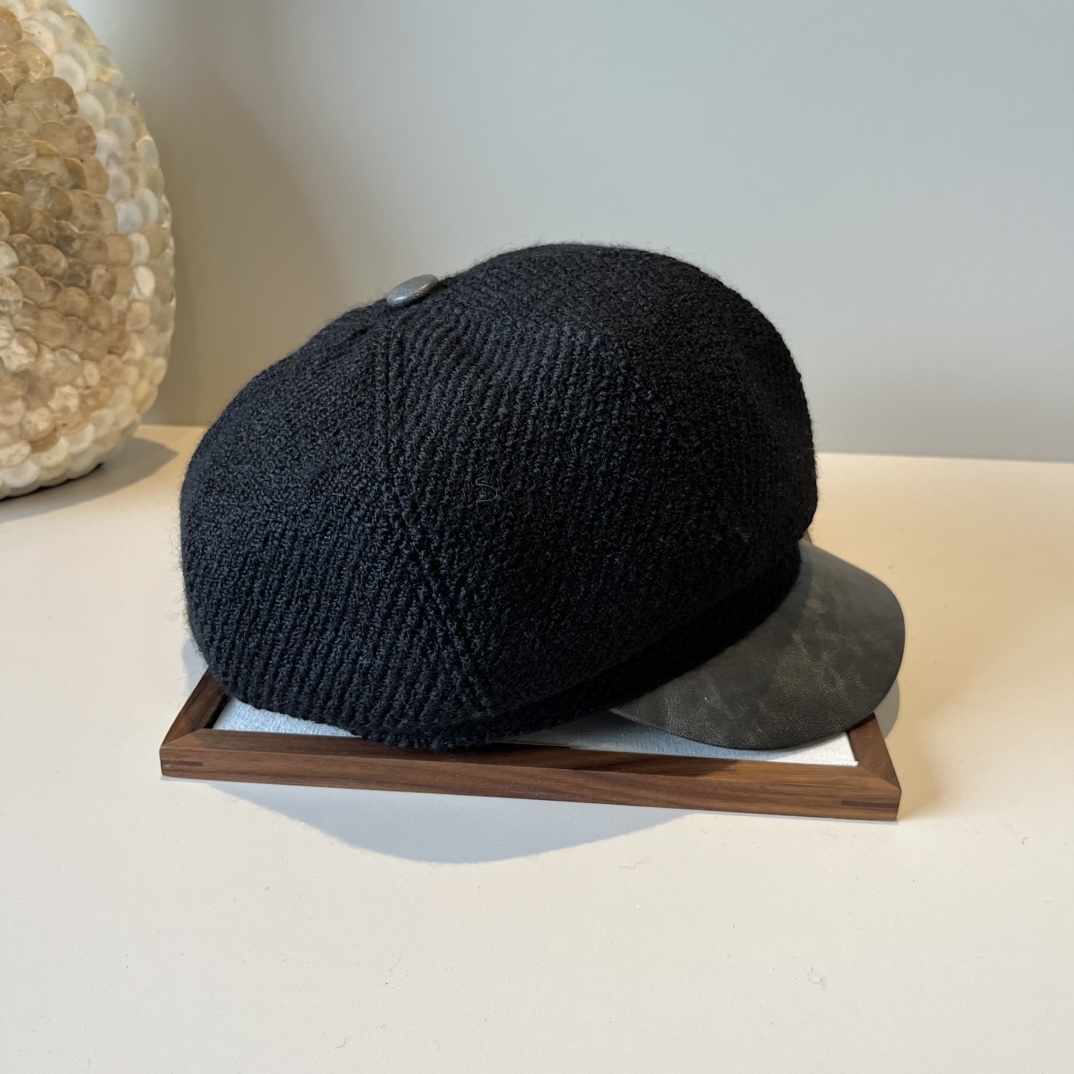 🆕

Gucci古奇新款鸭舌画家帽，头围57cm