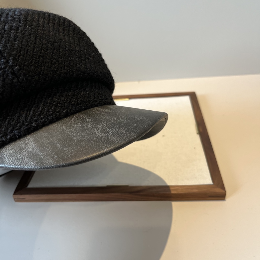 🆕

Gucci古奇新款鸭舌画家帽，头围57cm