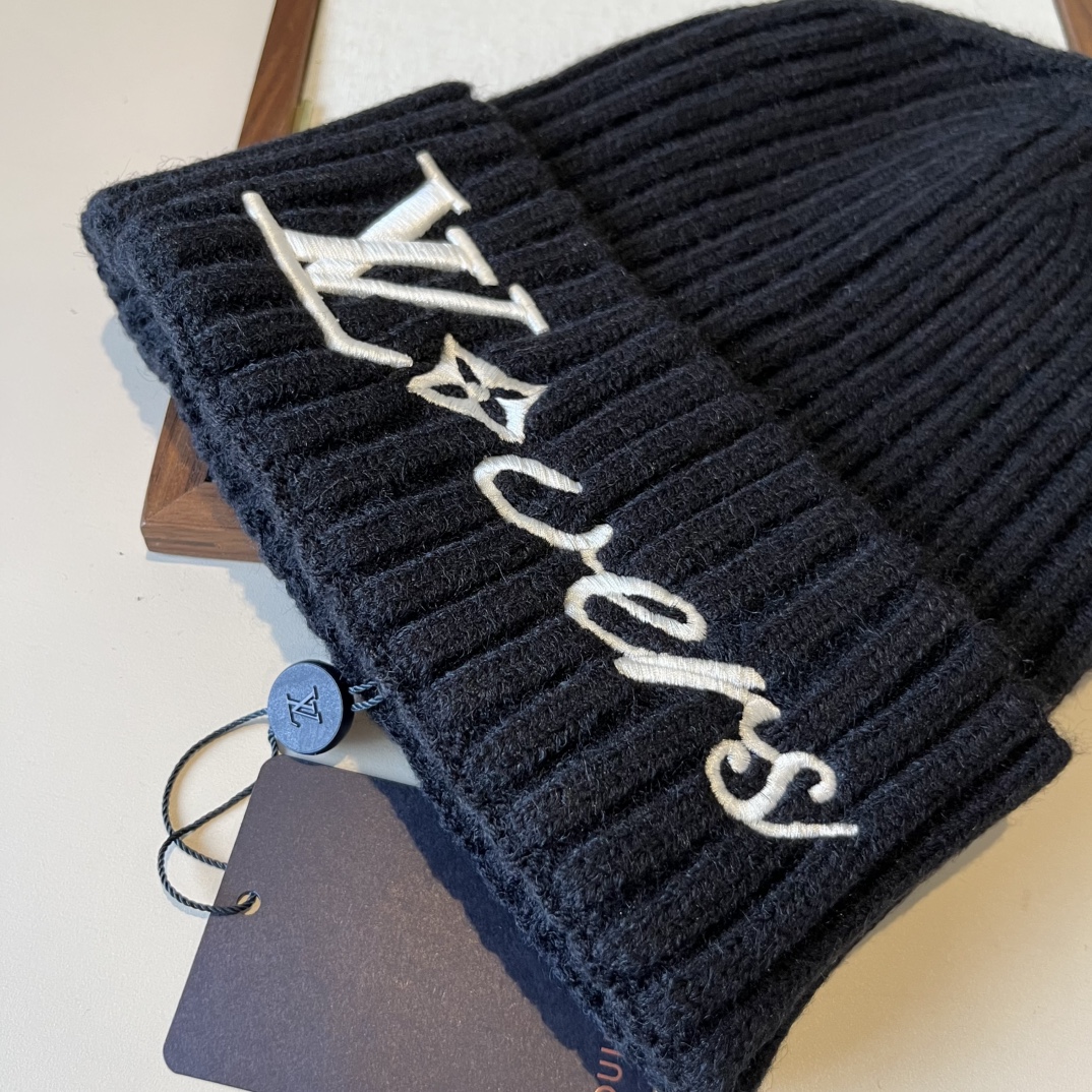 🆕

Lv路易斯新款毛线帽