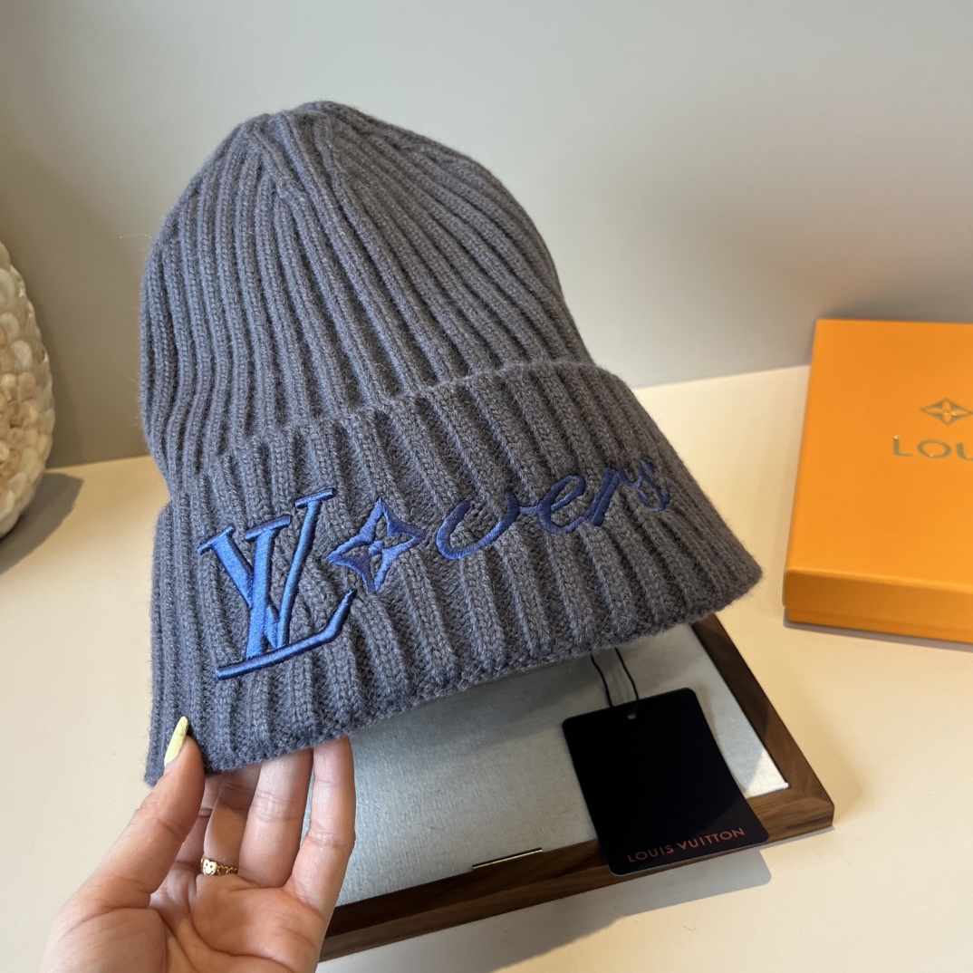 🆕

Lv路易斯新款毛线帽
