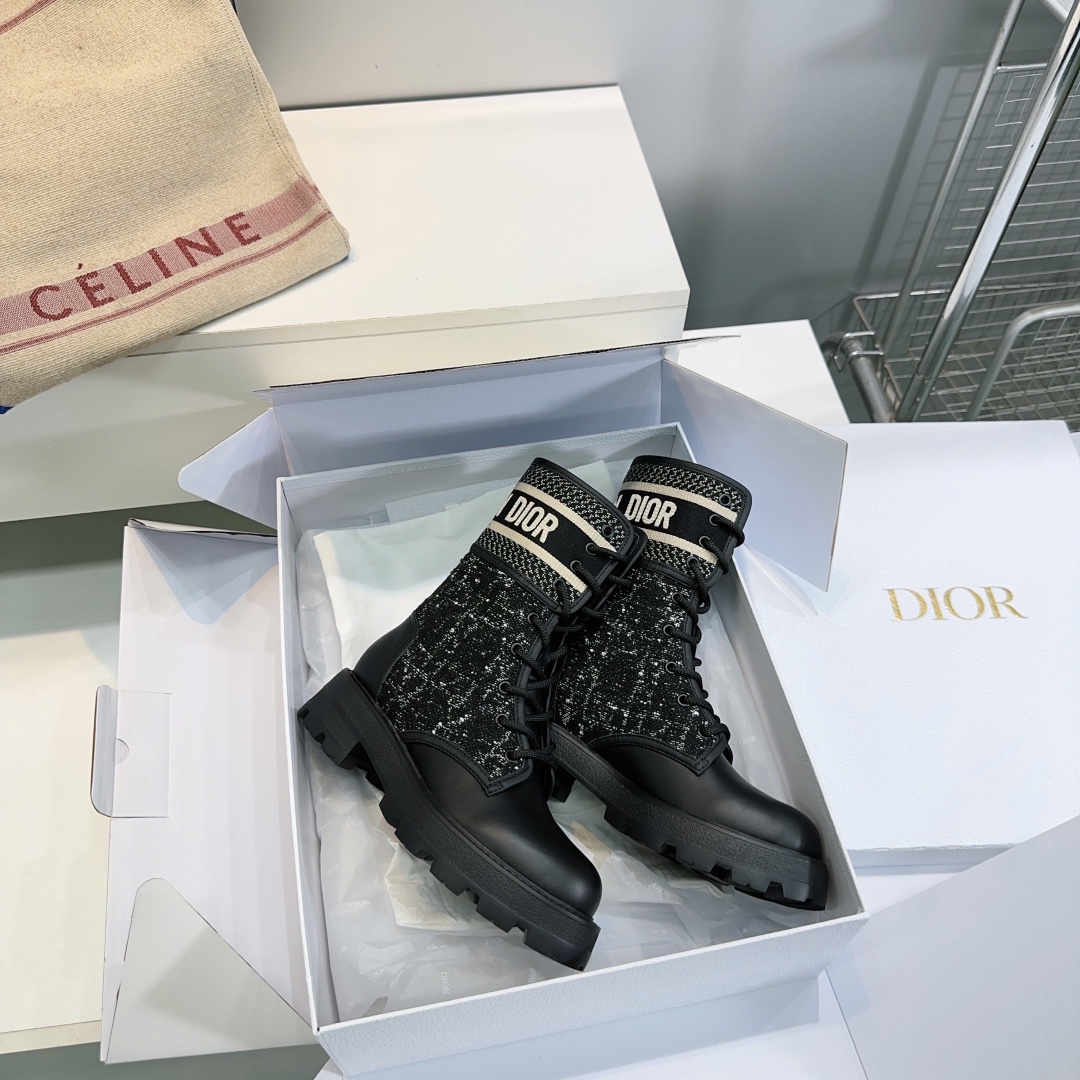 “High Quality Martin Boots Inspired by Dior Book Tote – Top Edition, Black Technology, Cow Leather” - 图片 8