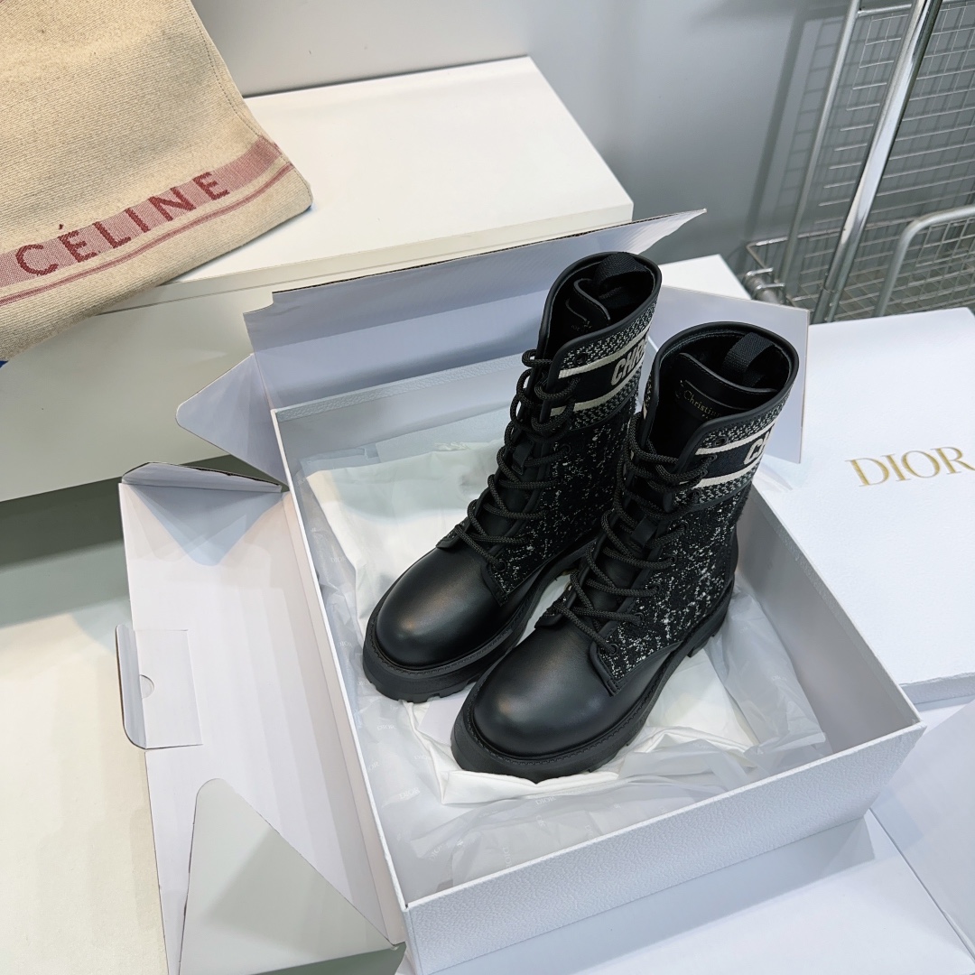 “High Quality Martin Boots Inspired by Dior Book Tote – Top Edition, Black Technology, Cow Leather” - 图片 9