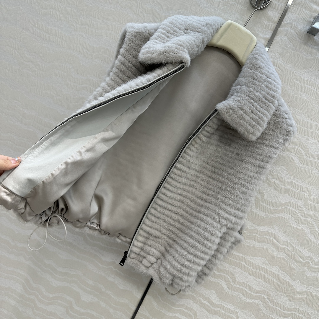 “Exclusive Danish Auction Ferret P6696: Dust-Proof Leather Bag for Fashionable Girls – Price Advantage & Timeless Elegance!” - 图片 7