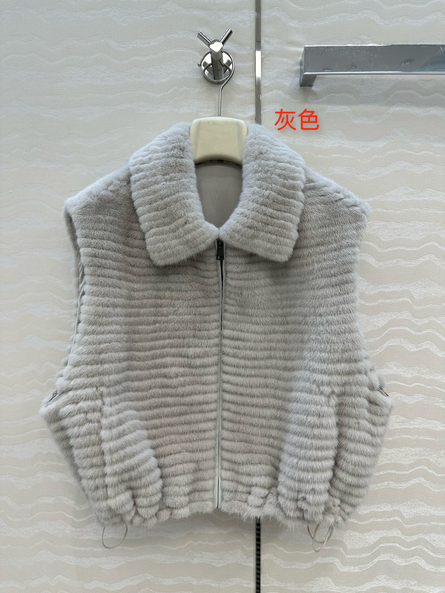 “Exclusive Danish Auction Ferret P6696: Dust-Proof Leather Bag for Fashionable Girls – Price Advantage & Timeless Elegance!” - 图片 1