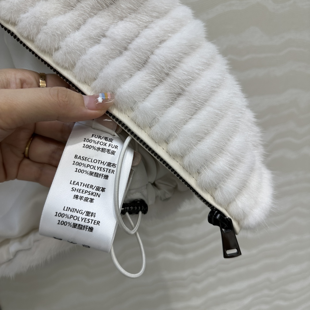 “P6696 Danish Auction Ferret Dust-Proof Bag: Fashionable Leather-Coated Craft with Timeless Style and Quality” - 图片 8