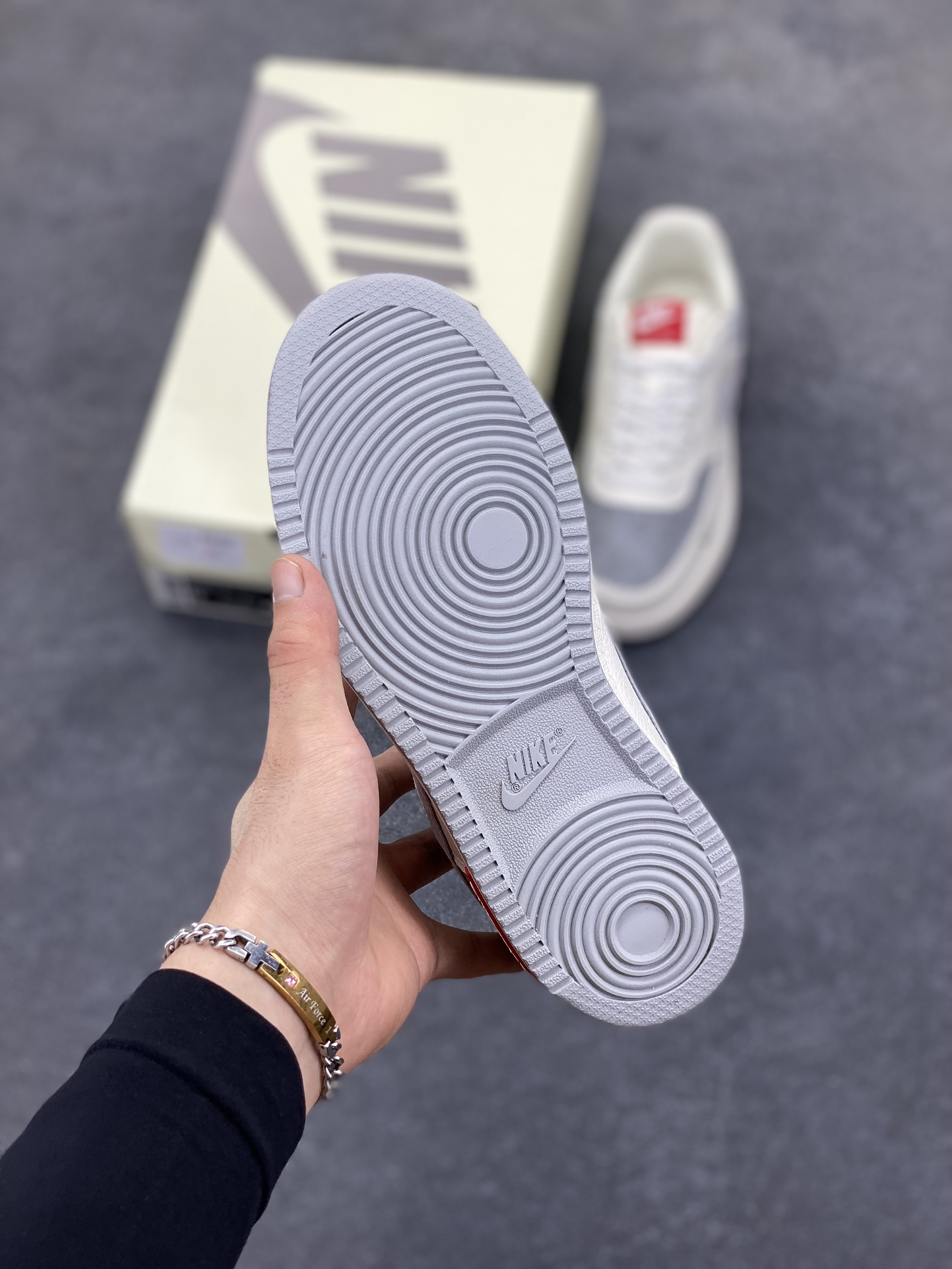 图片[5]-福利特价 海外爆款 ZP订单 NIKE EBERNON Low prm 小空军低帮百搭透气休闲运动板鞋 独家头层版本 原数据独家私模大底 纯正版型 清洁度完美 货号：FD5188-123 尺码：36 36.5 37.5 38 38.5 39 40 40.5 41 42 42.5 43 44 44.5 45-选品中心