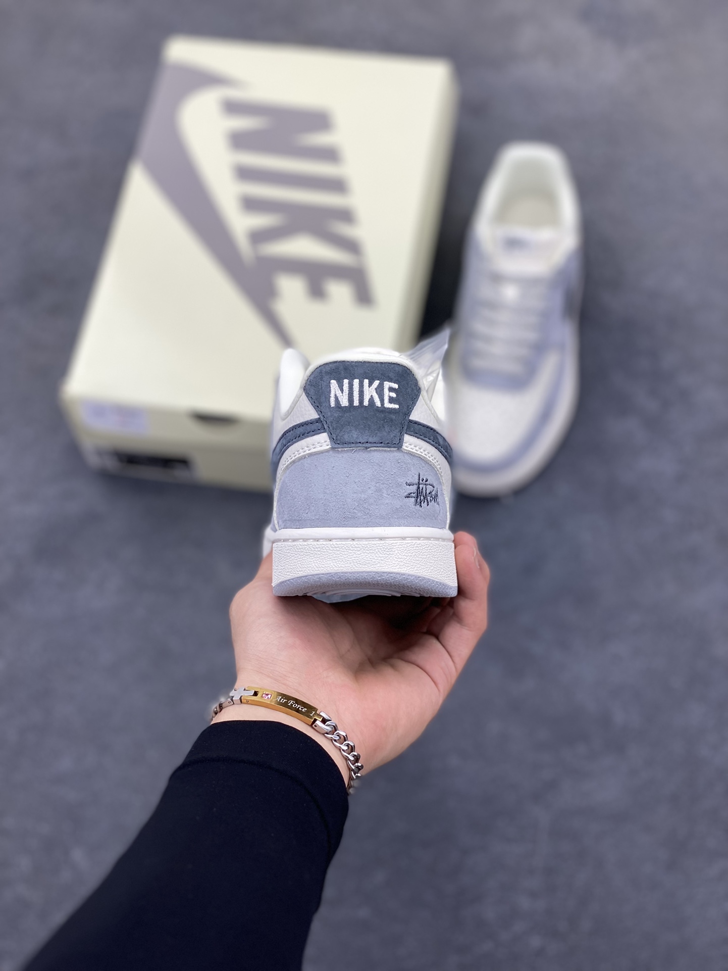 图片[4]-福利特价 海外爆款 ZP订单 NIKE EBERNON Low prm 小空军低帮百搭透气休闲运动板鞋 独家头层版本 原数据独家私模大底 纯正版型 清洁度完美 货号：FD5188-117 尺码：36 36.5 37.5 38 38.5 39 40 40.5 41 42 42.5 43 44 44.5 45-选品中心